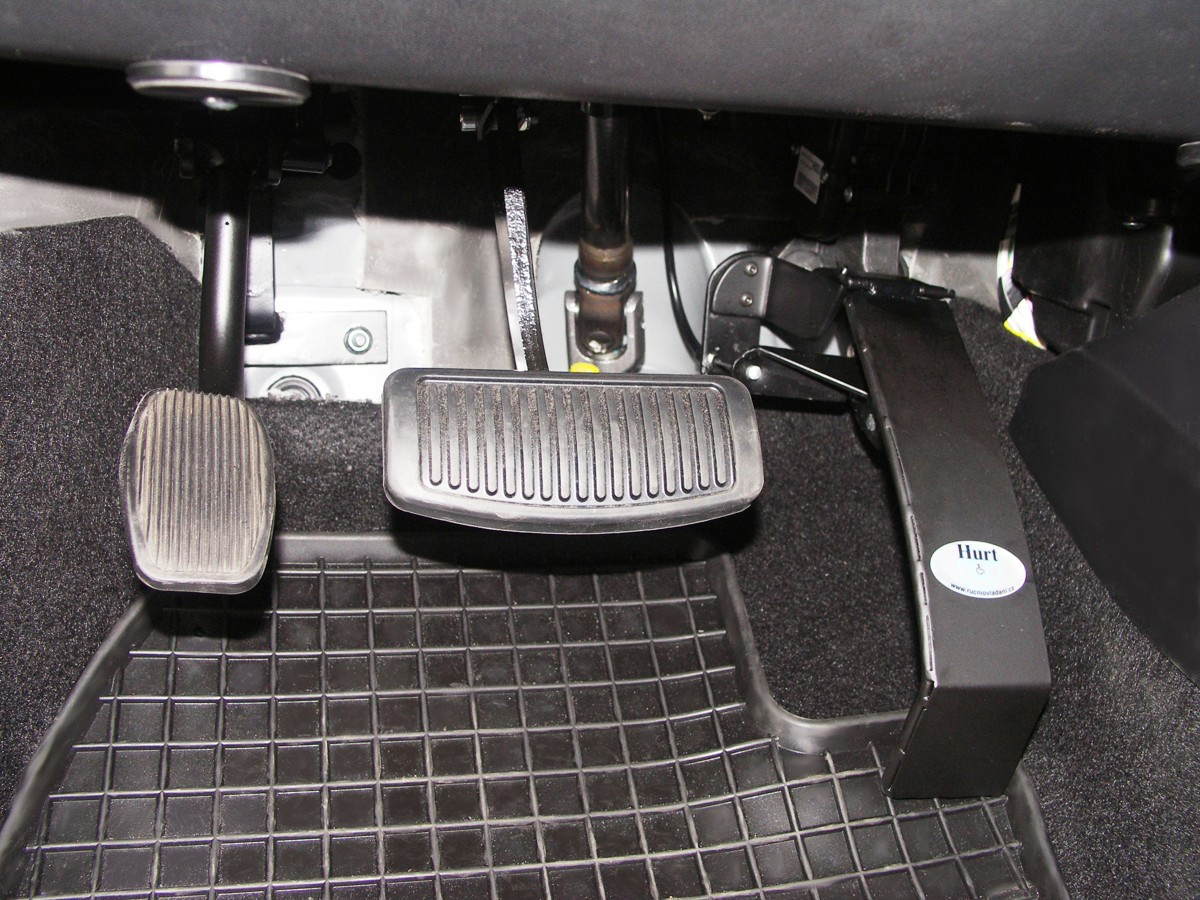 Легкая педаль газа. Педаль газа Swift 2005. Педали в Hummer h2. Nissan Micra 2007 год адаптация педали. Педаль газа Forway WS 50.